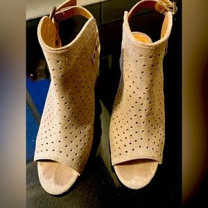 Diba Lili Perforated Bootie